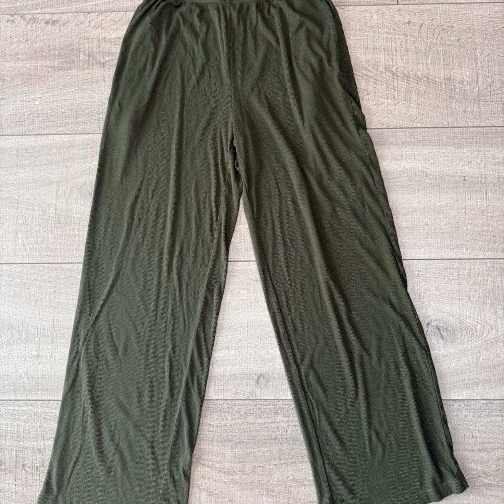 Olive Green Wide-Leg Pants –‎ Trendyol (M)